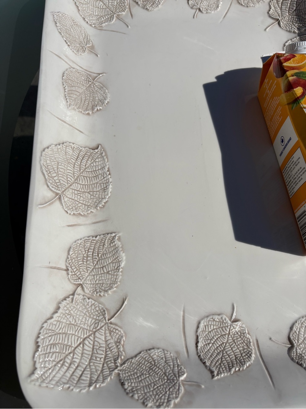 Large ceramic leaf meat platter - Picture 3 of 5